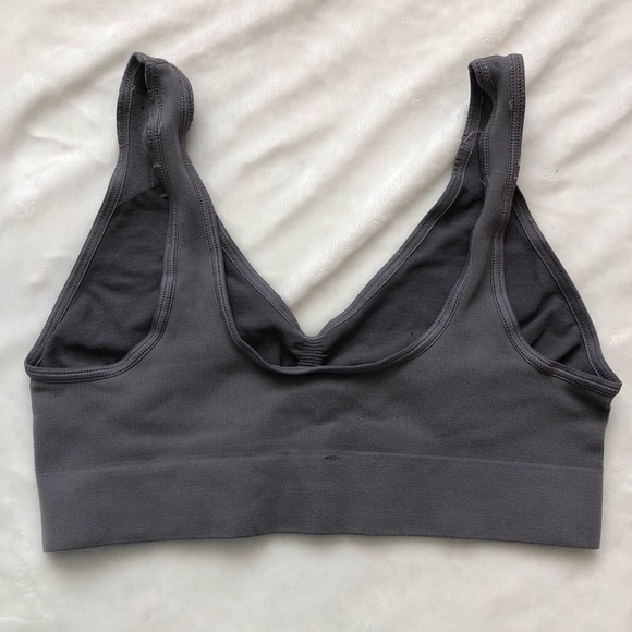 Basic Sports Bra - Picture 2 of 6